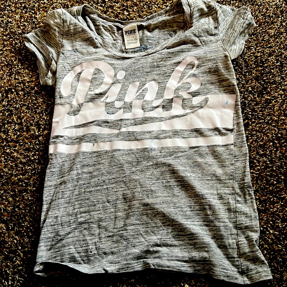 It’s very comfy cute with any type of bottoms. Its been worn 3 times.